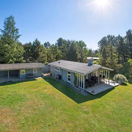 Well-designed House In Scenic Surroundings Hébergement de vacances